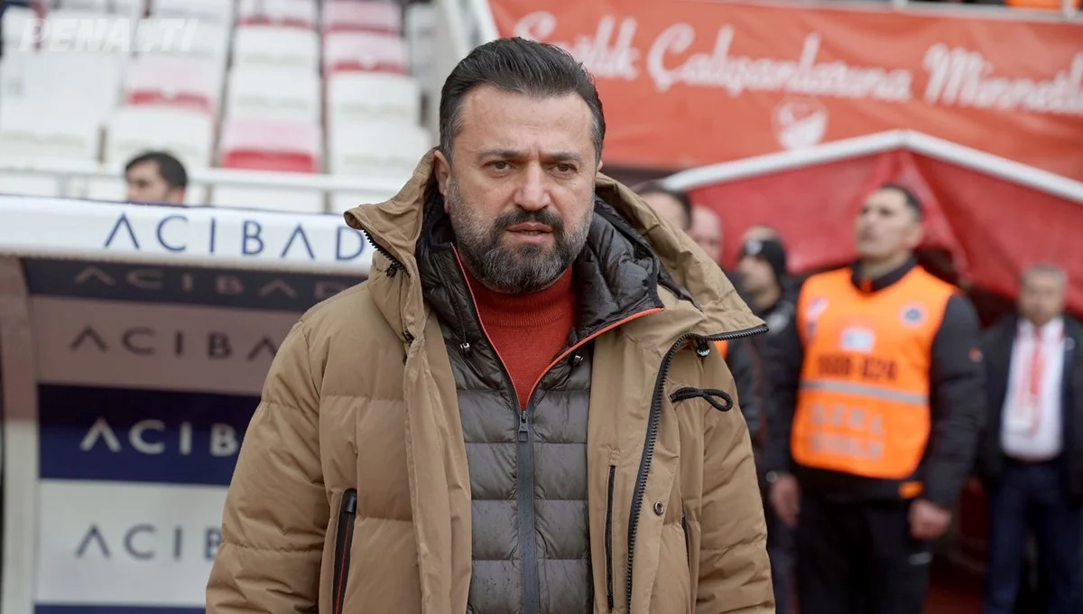 Sivasspor Teknik Direktörü Bülent Uygun: "Benim Futbolcuma Parmağınla Vurarak Konuşamazsın"