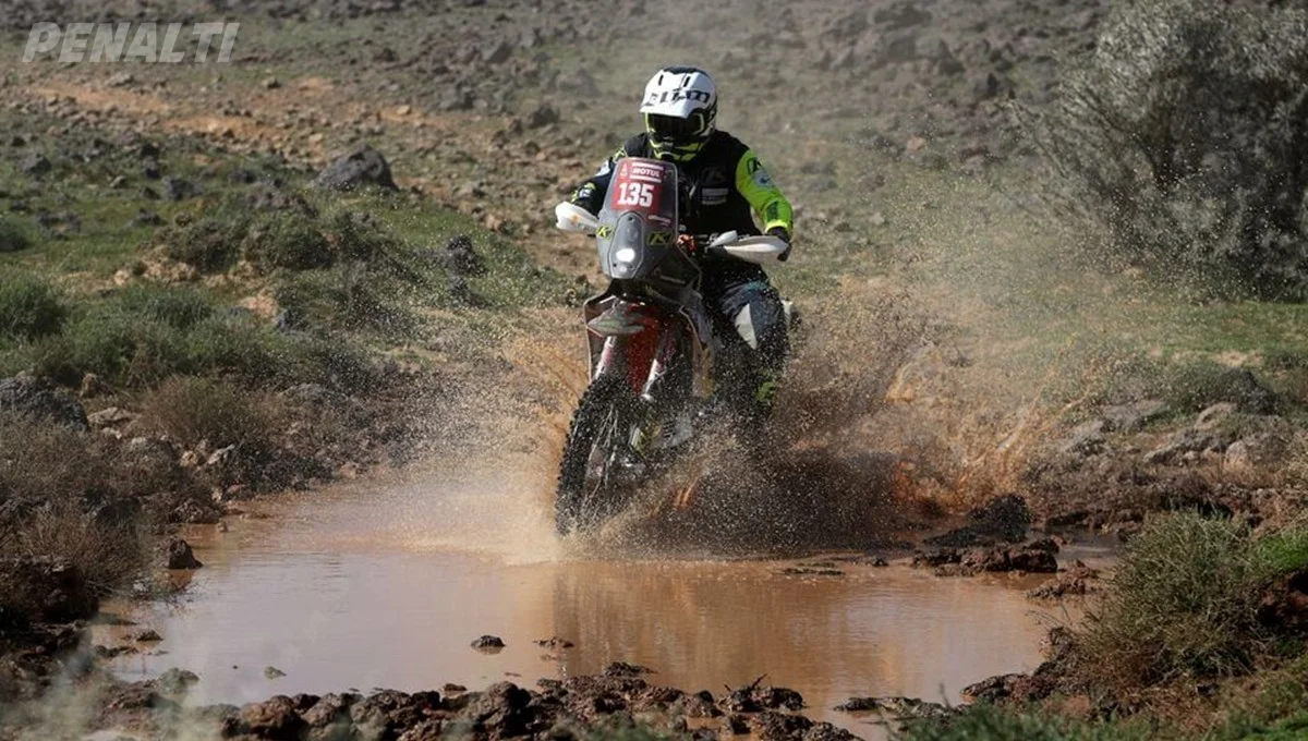 İspanyol Motosiklet Sürücüsü Carles Falcon, Dakar Rallisi'ndeki Kaza Sonucu Yaşamını Yitirdi