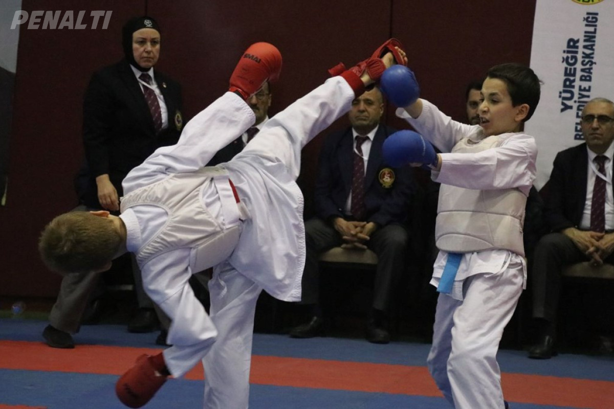 Adana&#039;da Gerçekleşen Türkiye Karate Yıldızlar Şampiyonası Büyük İlgi Gördü